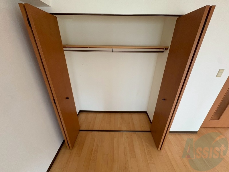収納　寝室の収納です。部屋がすっきり片付きます。