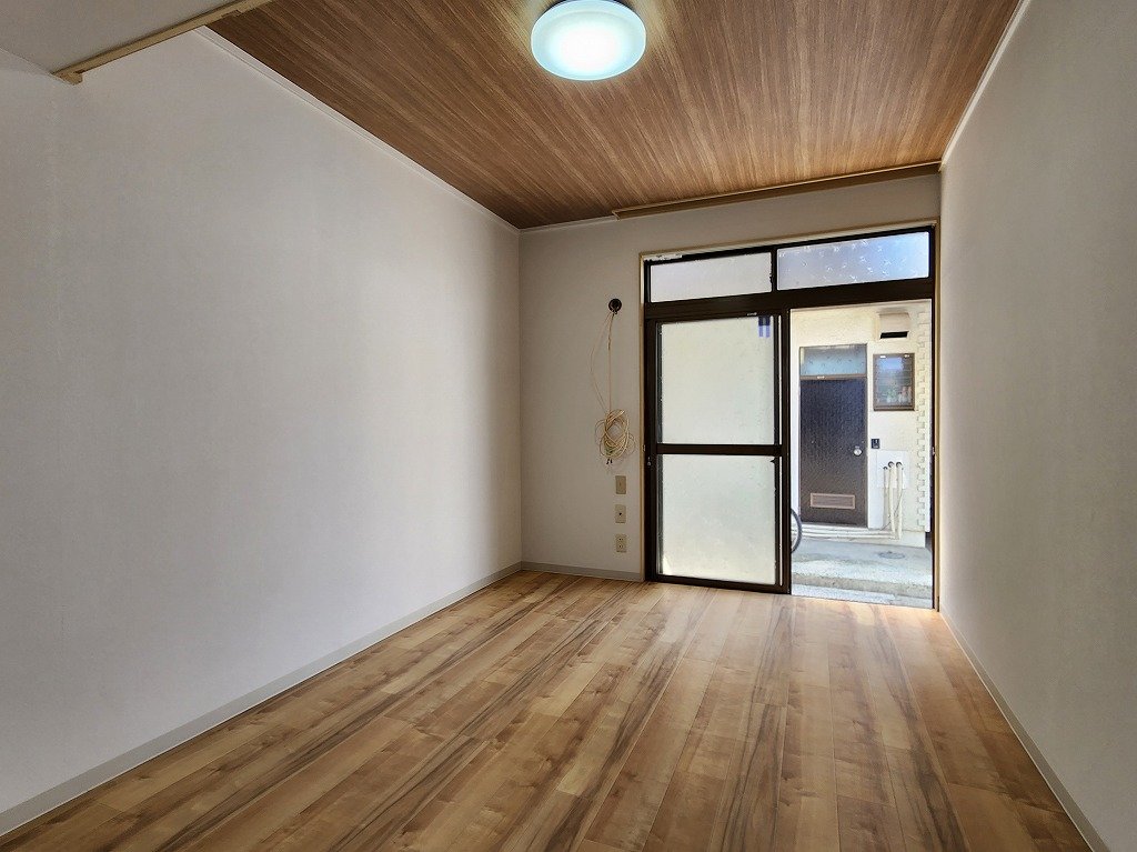 居室・リビング　角部屋６１１号室エアコン新品