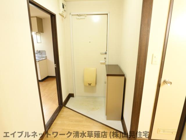 玄関　収納もある玄関です