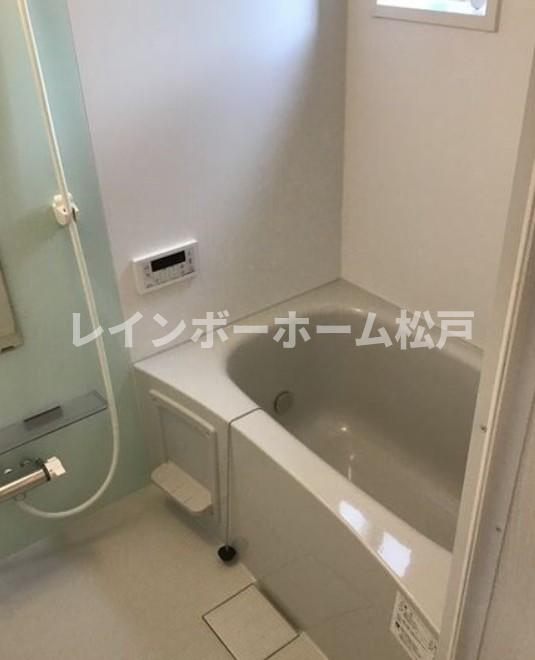 バス・シャワールーム　ゆったり過ごせるお風呂です