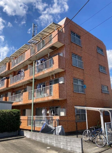 建物外観　閑静な住宅街・鉄筋コンクリート造☆