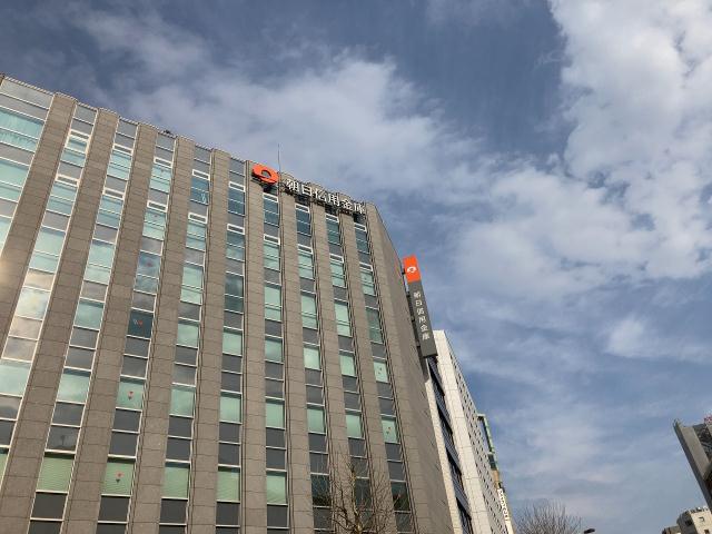 銀行　朝日信用金庫本部（銀行）まで536m