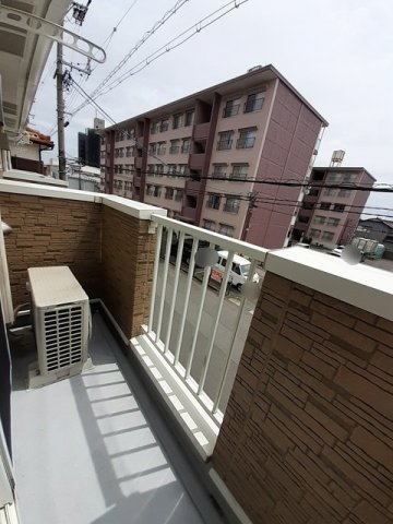 バルコニー　開放的で明るい空間を演出してくれるバルコニーです