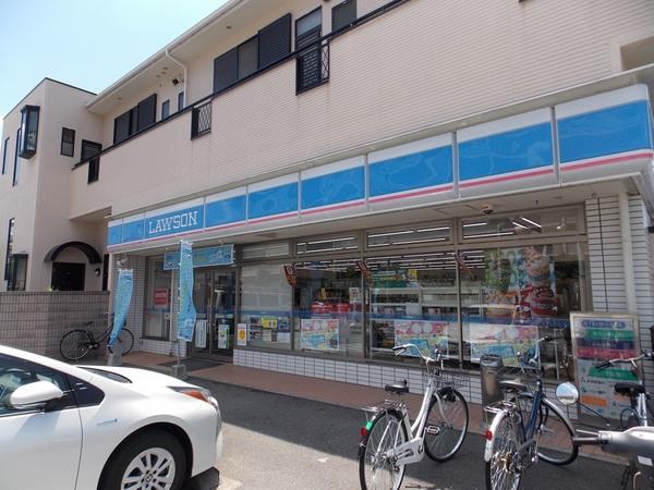コンビニ　ローソン草加谷塚町店（コンビニ）まで652m