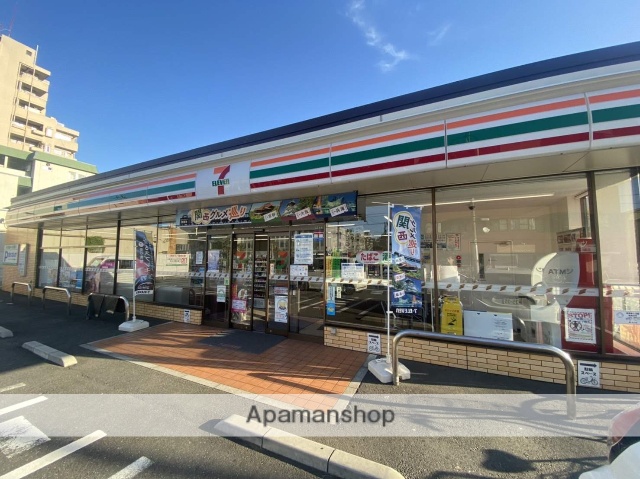 コンビニ　セブンイレブン（コンビニ）まで1021m
