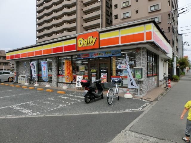 コンビニ　デイリー（コンビニ）まで870m