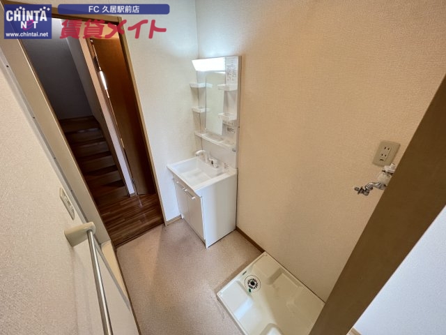 洗面設備　同型参考写真