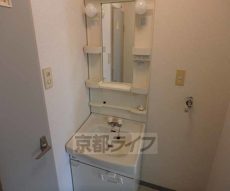 洗面設備　独立洗面台です