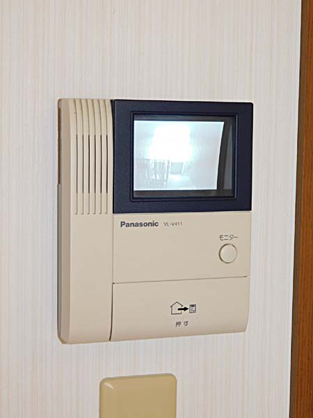 セキュリティ　TVモニターホンで来訪者を確認出来ます！※同物件別部屋