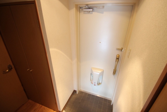 玄関　※別部屋の写真です