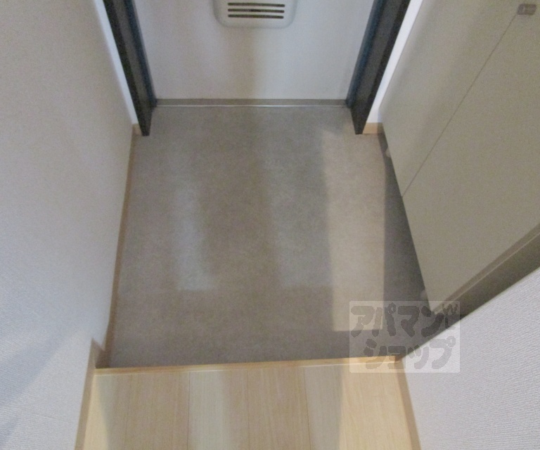 その他　前面道路です。