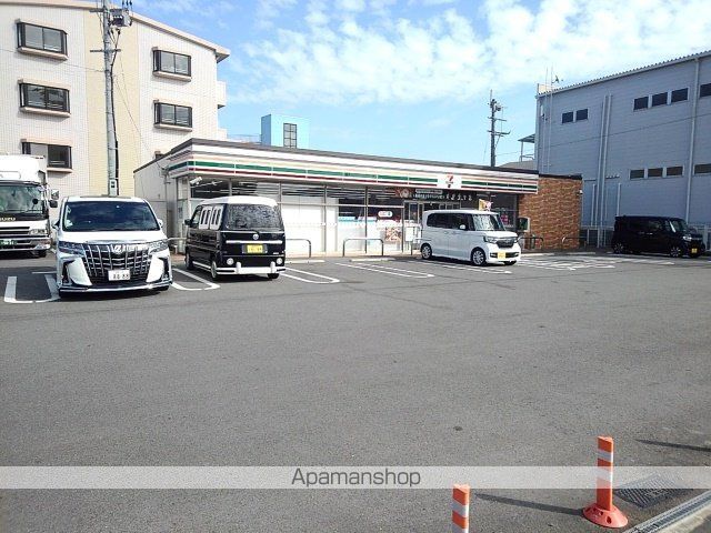 コンビニ　セブンイレブン久山川神代１丁店（コンビニ）まで320m