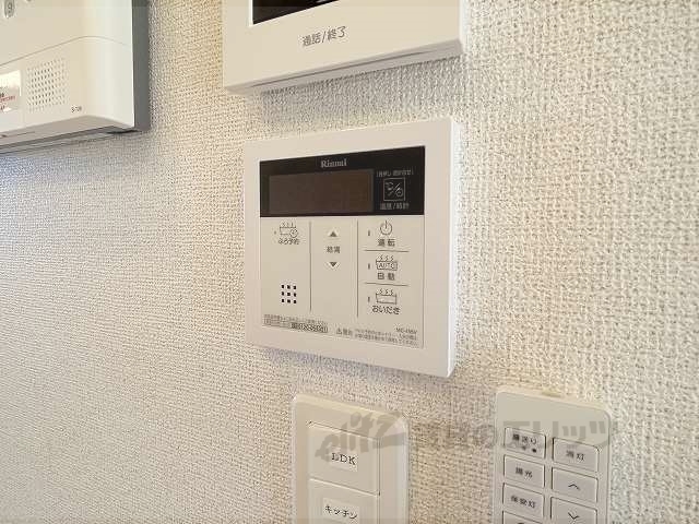 その他設備　給湯器リモコン
