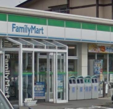 コンビニ　ファミリーマート　館向店（コンビニ）まで575m