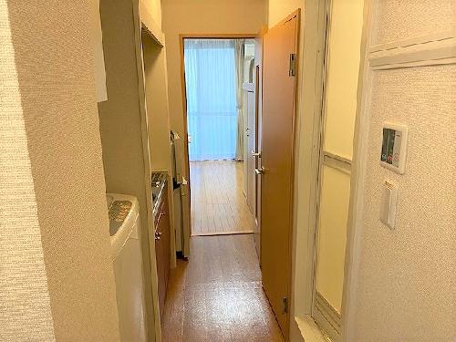 玄関　設備・仕様は号室により異なる為、現況を優先致します。
