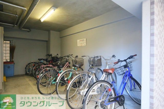 ロビー　駐輪場