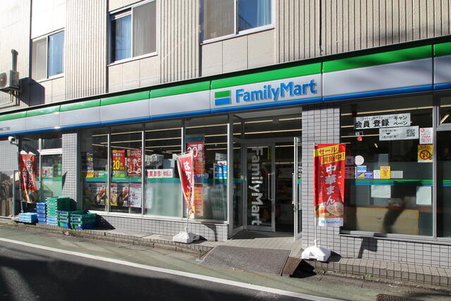 コンビニ　ファミリーマート池尻二丁目店（コンビニ）まで113m