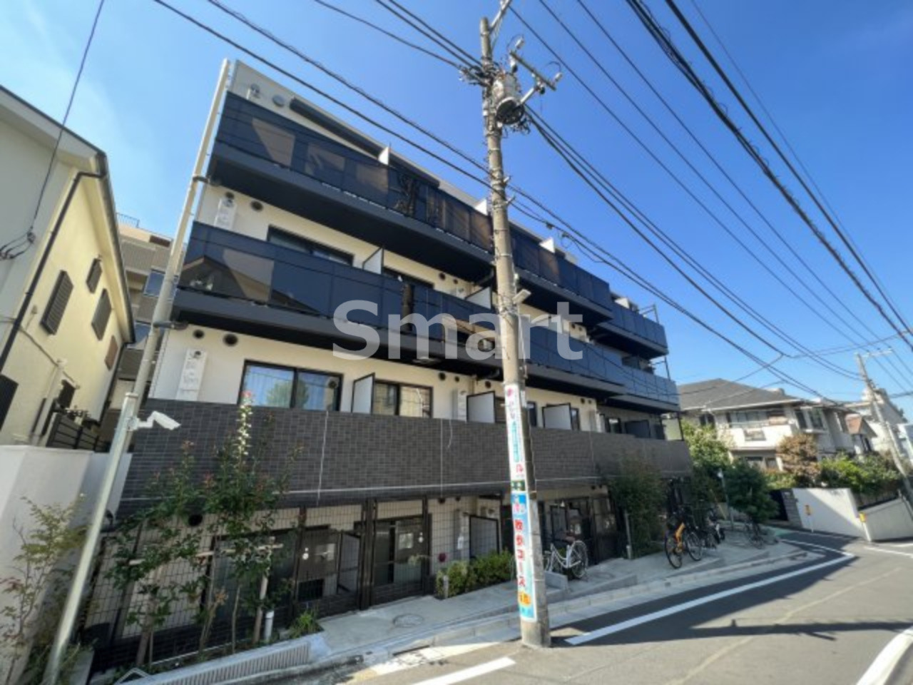 建物外観　ハーモニーレジデンス中野坂上は築浅マンションです
