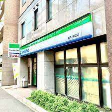 コンビニ　ファミリーマート烏丸八条口店（コンビニ）まで33m