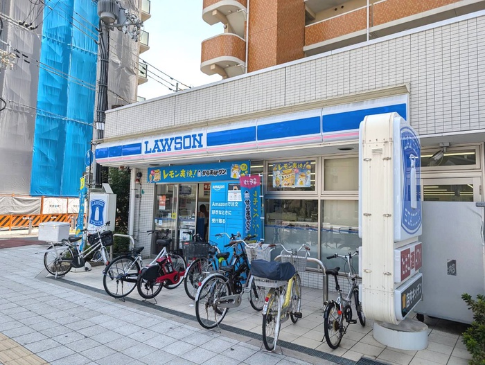 コンビニ　ローソン（コンビニ）まで180m