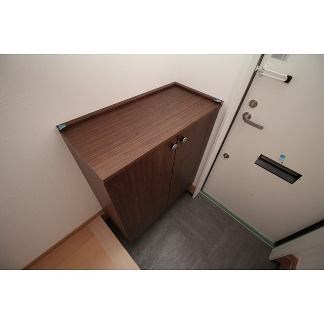 玄関　※同型別建物　参考画像