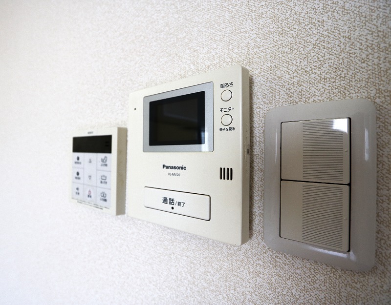 セキュリティ　モニタ付きインターホンで安心。