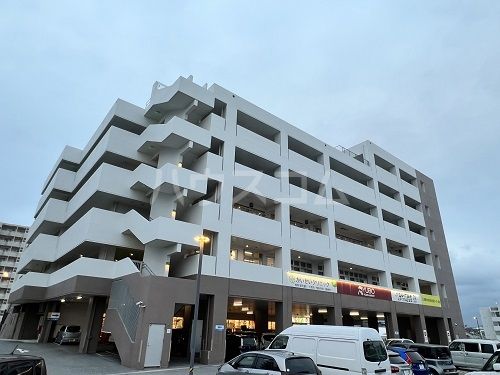 スーパー　小禄宮城りうぼう（スーパー）まで352m