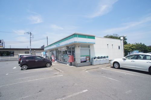 コンビニ　ファミリーマート下妻箕輪店（コンビニ）まで730m