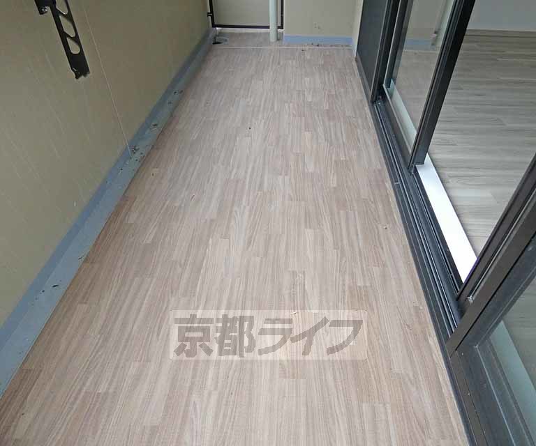バルコニー　日当たりが良く、広いです。