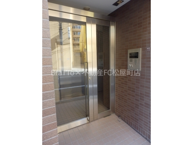 エントランス　マンション共用部分（オートロック付き）