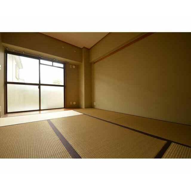 バルコニー　広めの畳のお部屋です