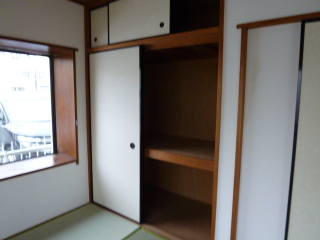 収納　※写真は別室です。