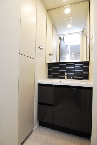 洗面設備　写真は同タイプ住居です。