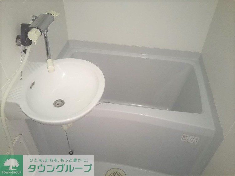 バス・シャワールーム　浴室乾燥機付き！雨の日のお洗濯にも活用できます