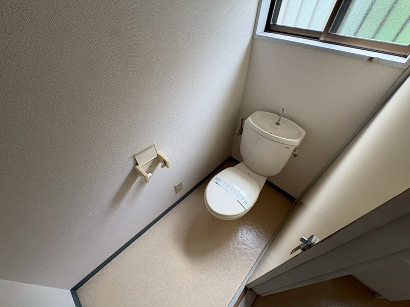 トイレ　反転別部屋参考写真