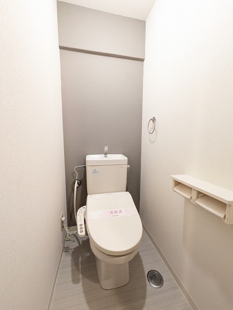 トイレ　★白を基調としたトイレ（他のお部屋参照）★
