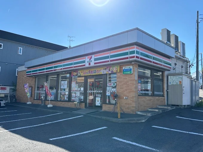 コンビニ　セブンイレブン札幌清田6条店（コンビニ）まで575m