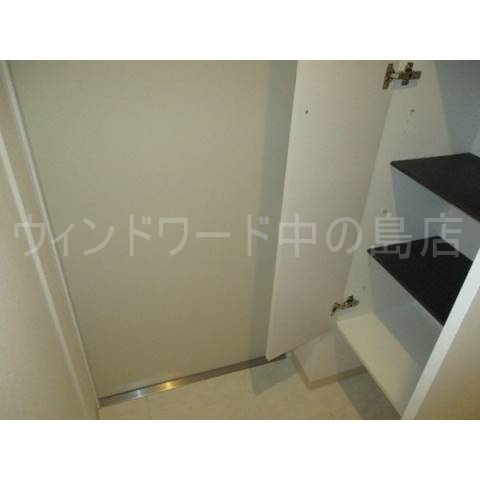 玄関　詳細は、ウィンドワード中の島店までご相談下さい。