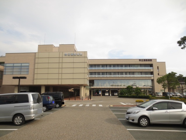 中学校　湖西市立鷲津中学校（中学校）まで143m