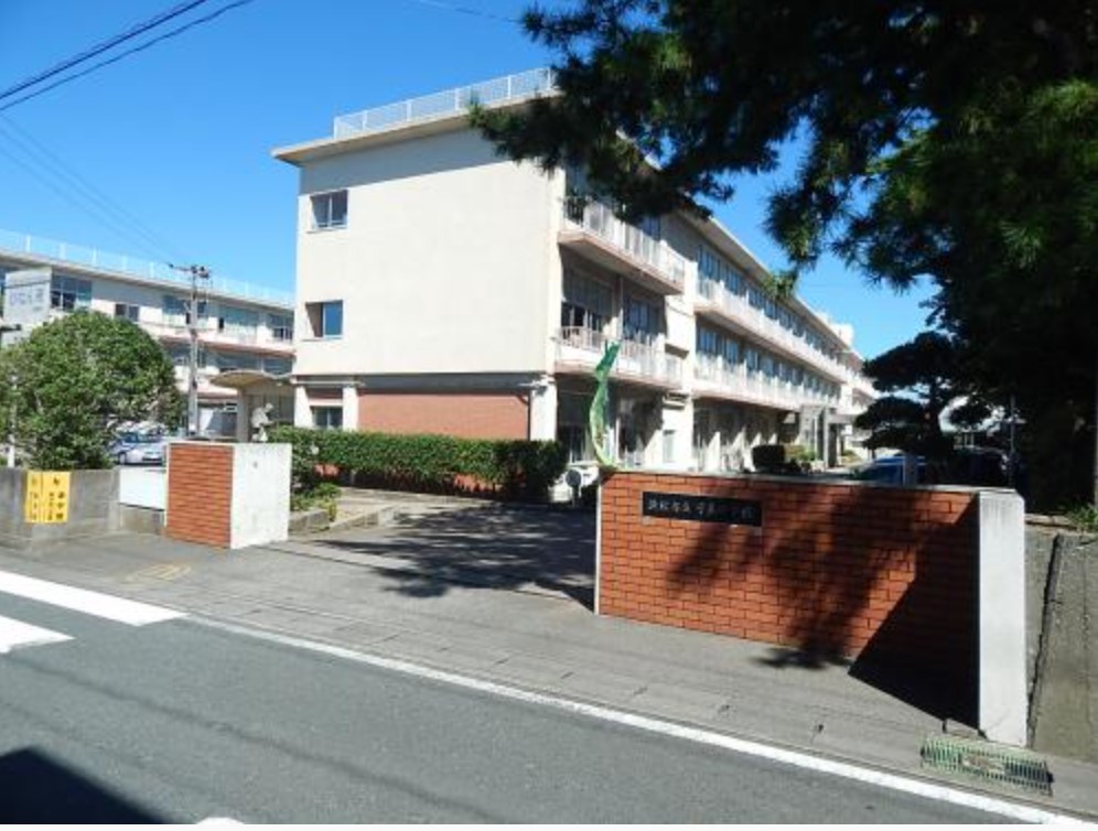 小学校　浜松市立可美小学校（小学校）まで1111m