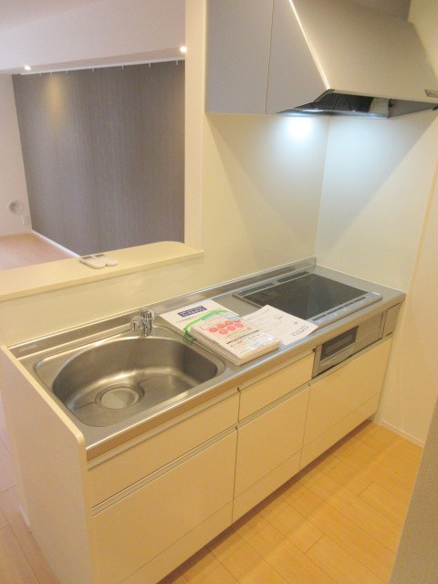 キッチン　グリル付３口ＩＨシステムキッチン