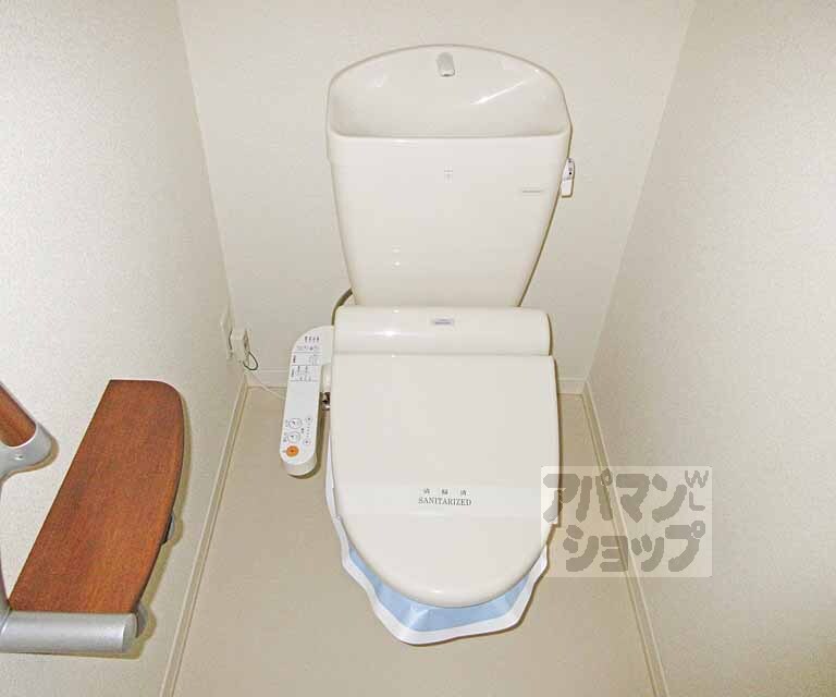 トイレ　ウォシュレット完備