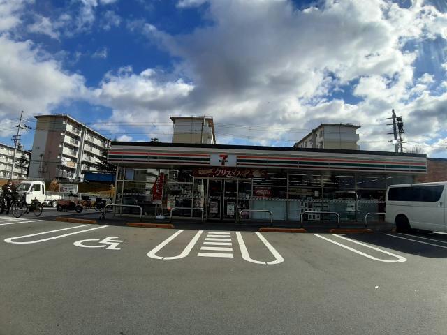 コンビニ　セブンイレブン枚方香里ケ丘店（コンビニ）まで1131m