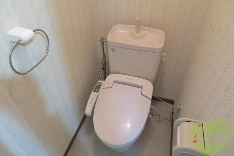 トイレ　温水機能トイレが付いていて毎日快適ですね。