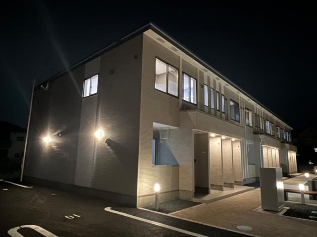 エントランス　外観写真（夜）