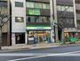 コンビニ　ファミリーマート入船一丁目店（コンビニ）まで67m