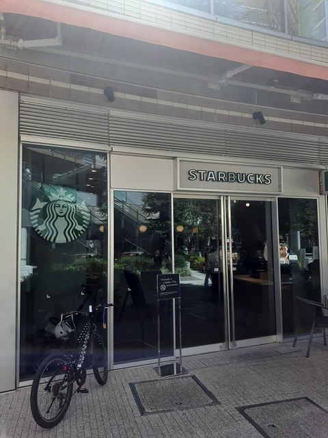 飲食店　スターバックス（飲食店）まで600m