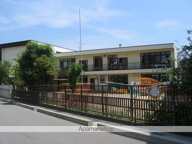 幼稚園・保育園　若草幼稚園（幼稚園・保育園）まで526m