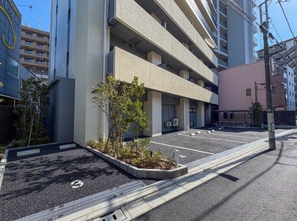 駐車場　空き状況はお問い合わせください