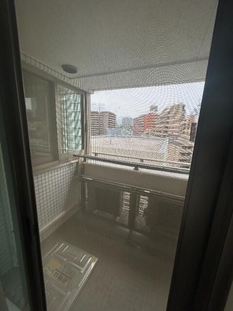 バルコニー　外からの目が気にならないバルコニーで洗濯物が干せます